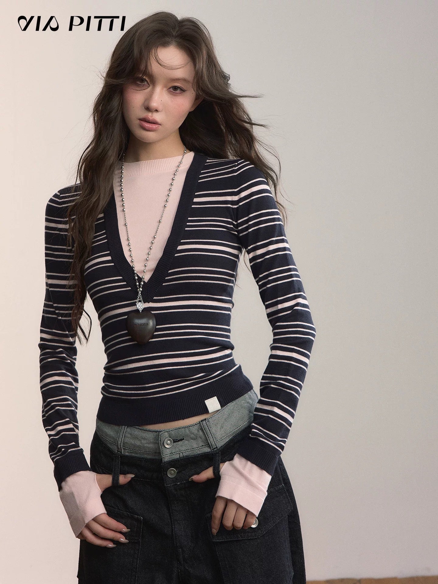 VIA PITTI VIADK637 Contrast striped round neck long sleeved knitted sweater