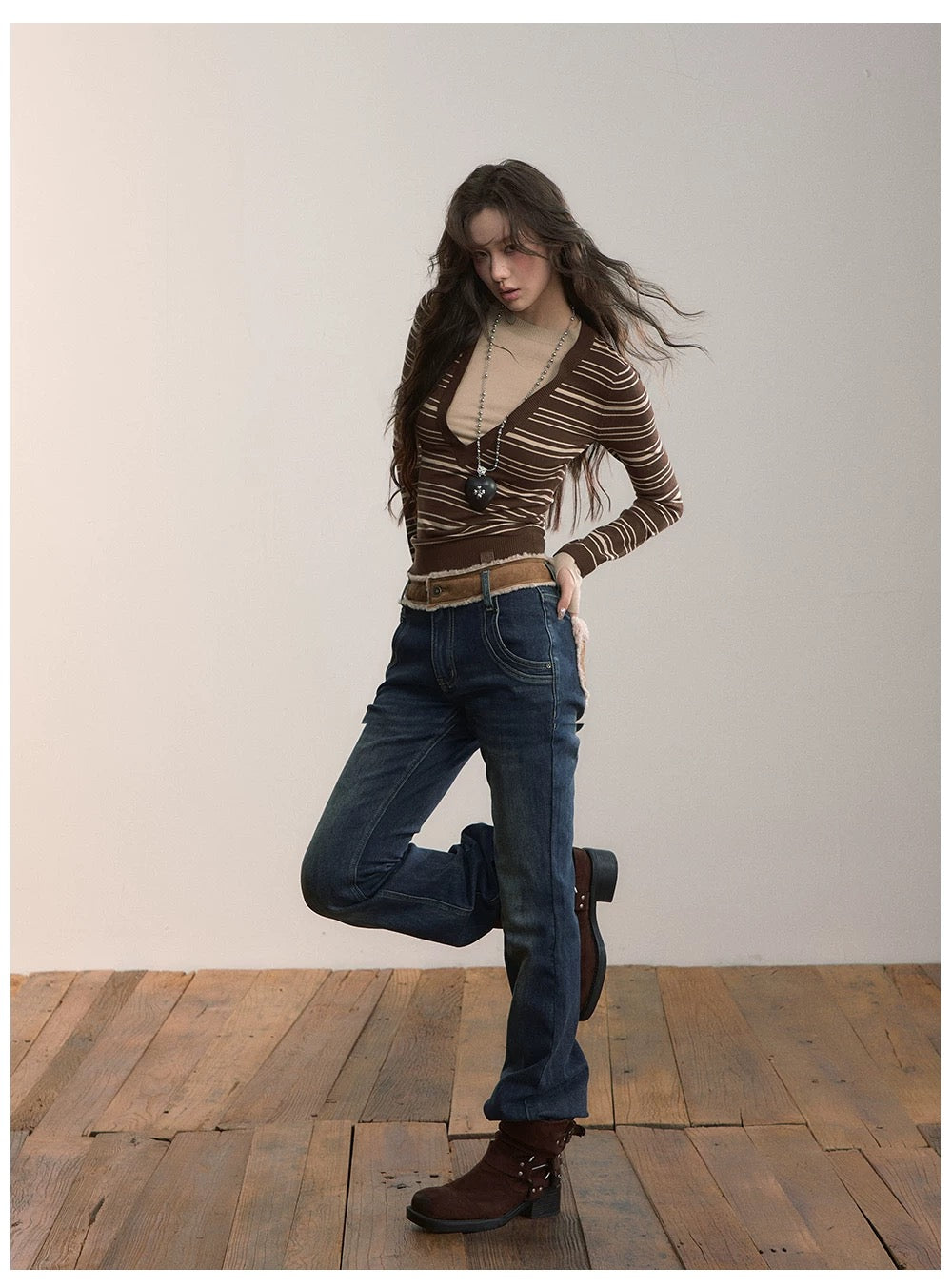 VIA PITTI VIADK637 Contrast striped round neck long sleeved knitted sweater