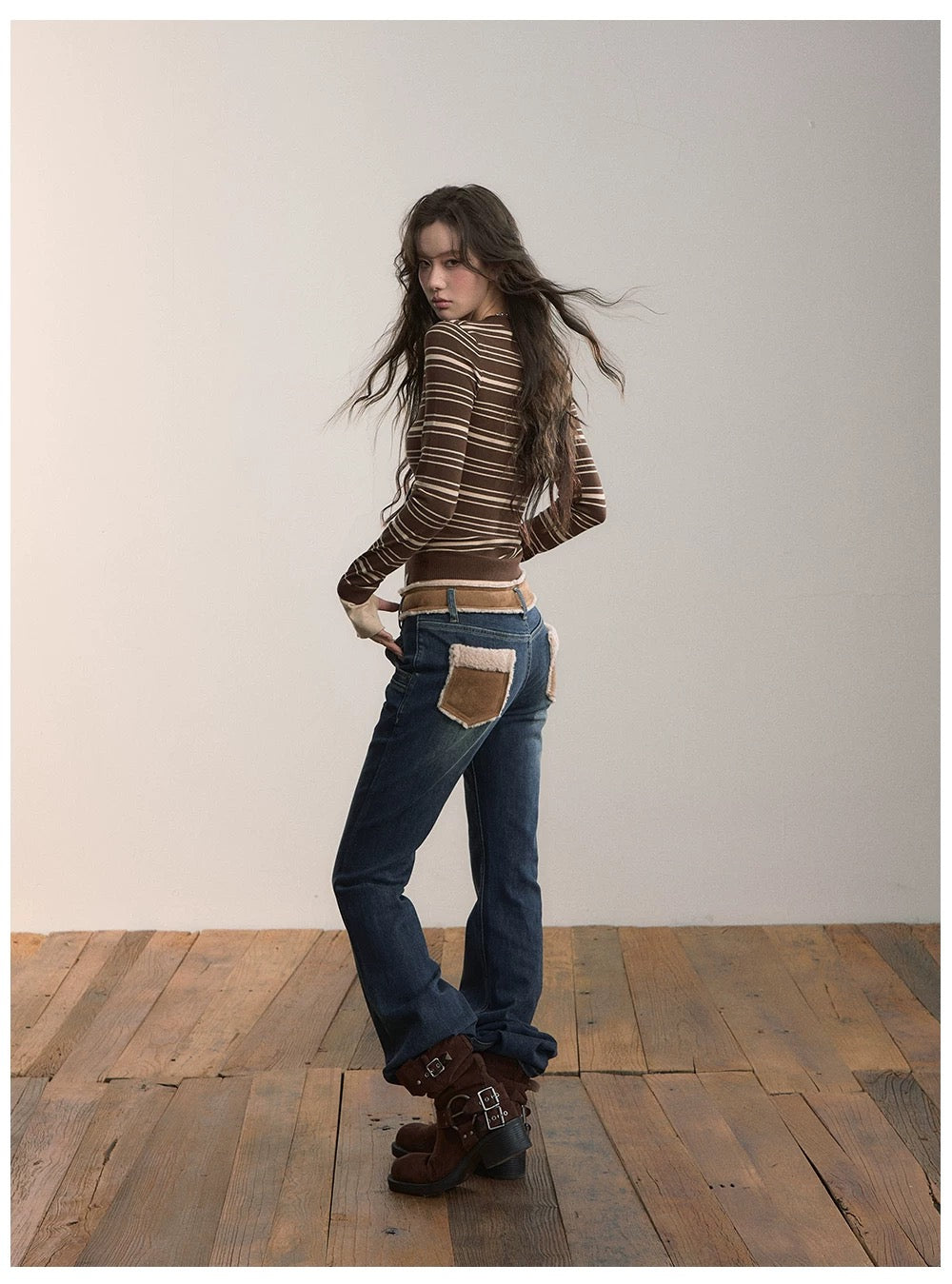 VIA PITTI VIADK637 Contrast striped round neck long sleeved knitted sweater