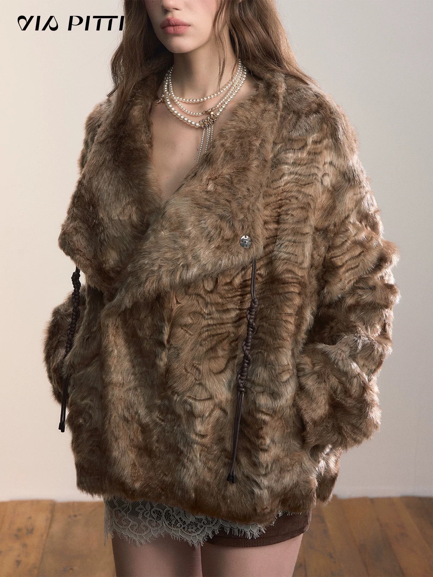 VIA PITTI VIADC598 Embossed large lapel faux fur jacket