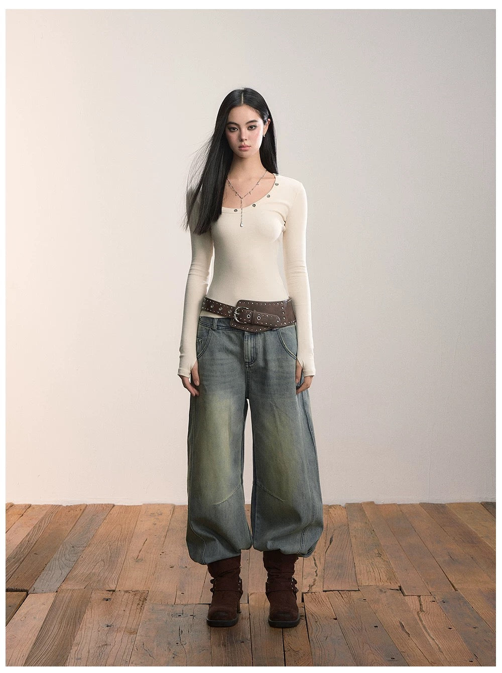 VIA PITTI VIADTP623 Irregular U-neck base long sleeved knitted sweater