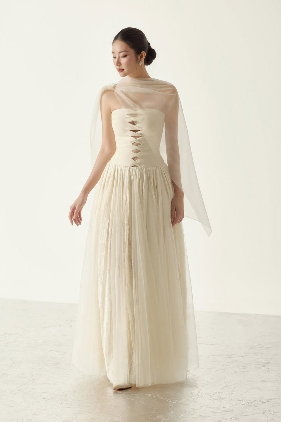 BYDENIO Elizabeth strapless lace mesh dress
