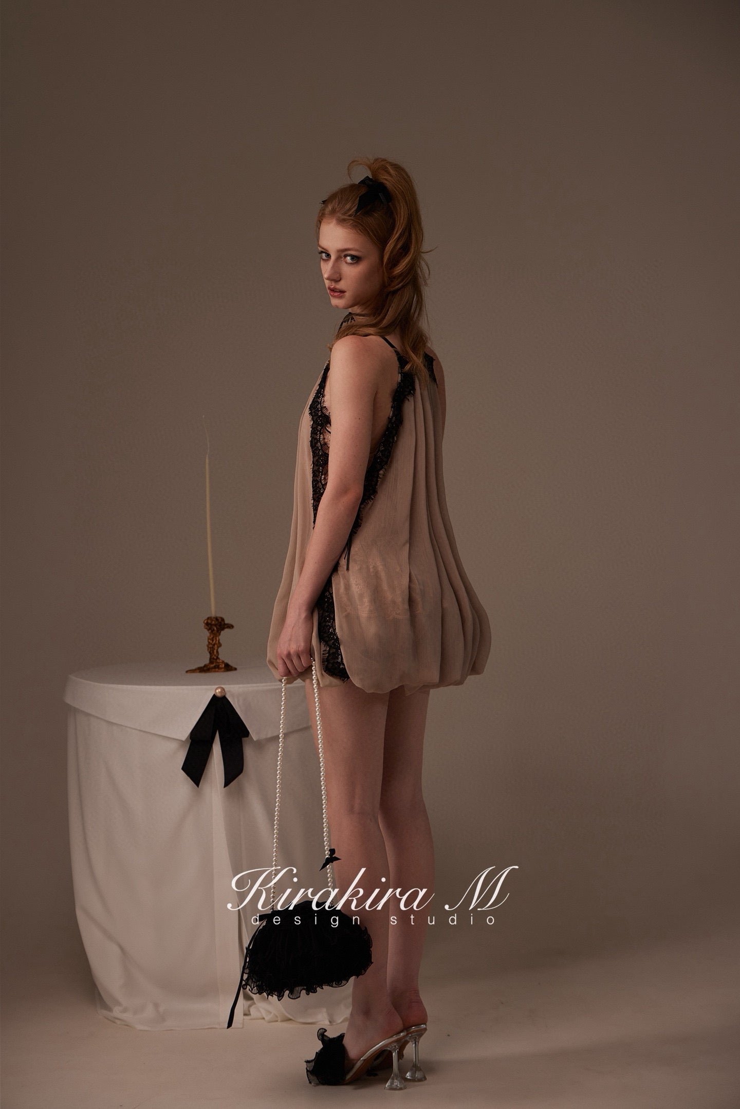 Kirakira.M Bare gray 2-piece set of hanging neck dress