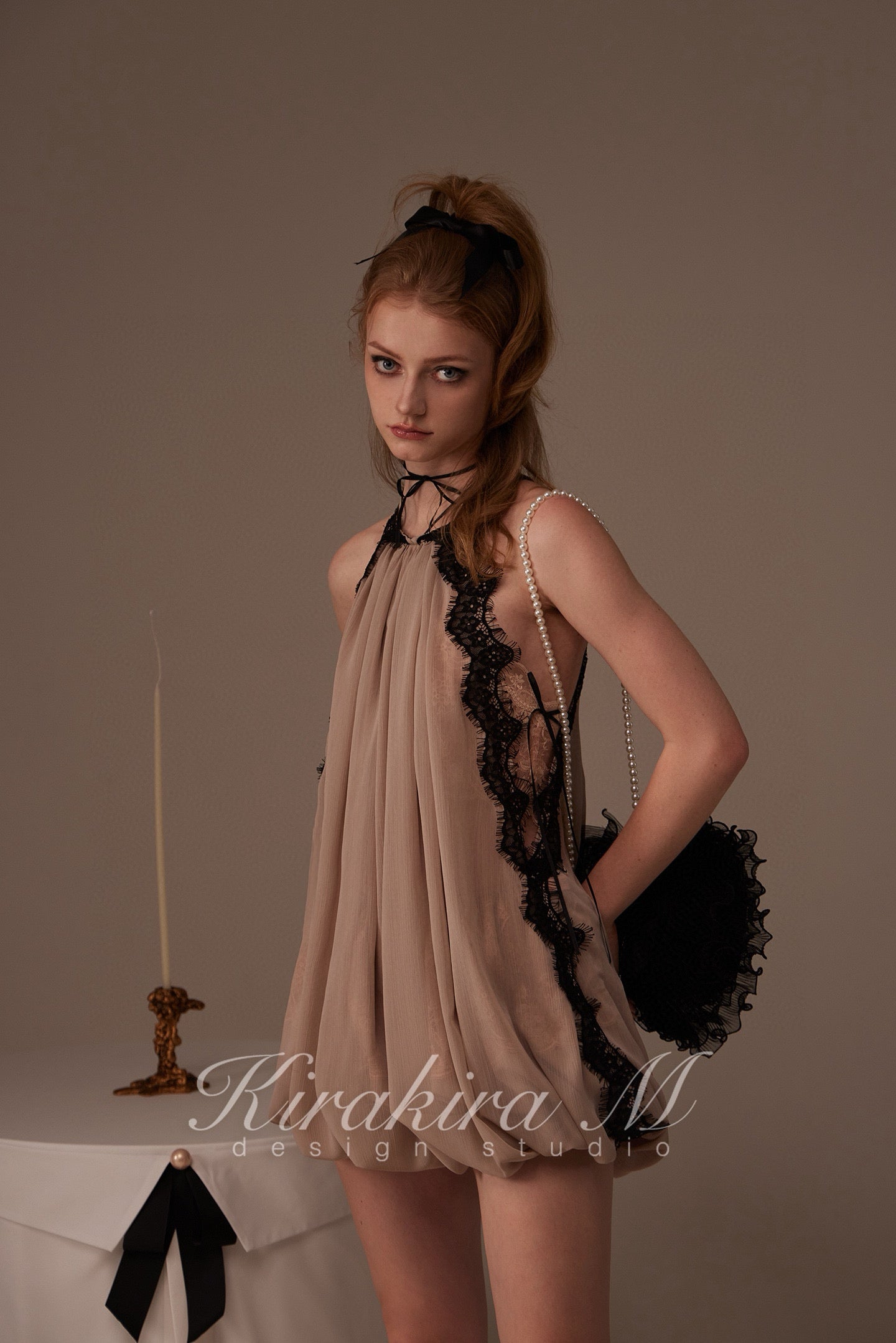 Kirakira.M Bare gray 2-piece set of hanging neck dress