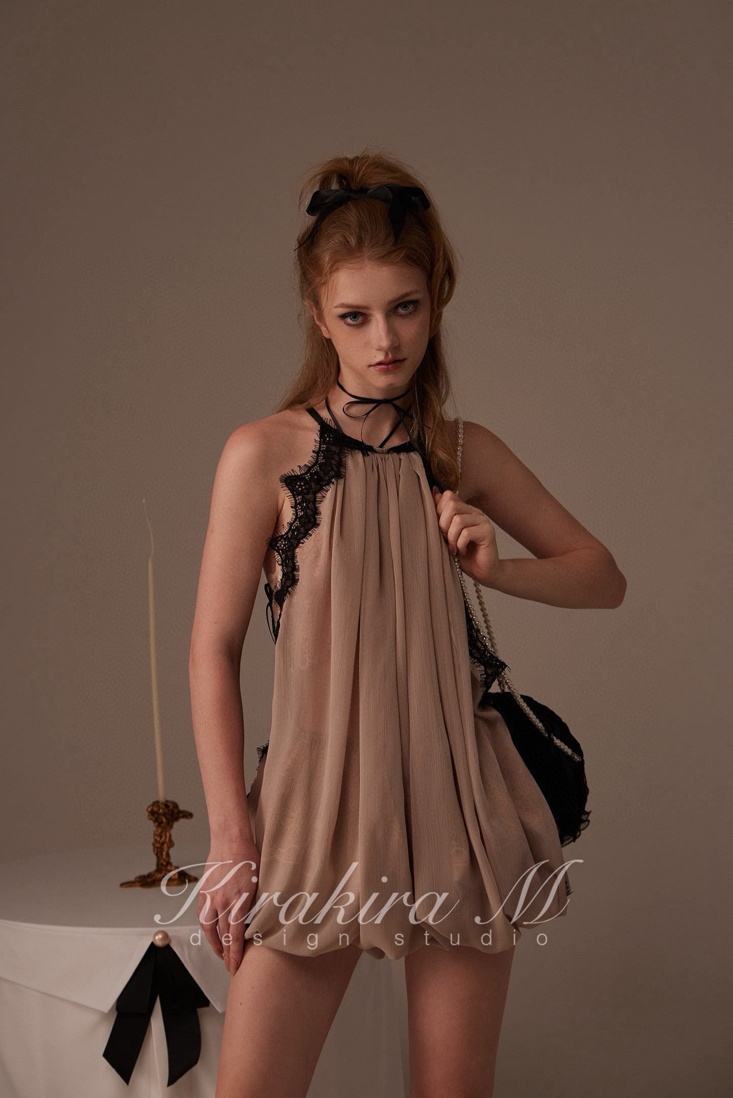 Kirakira.M Bare gray 2-piece set of hanging neck dress