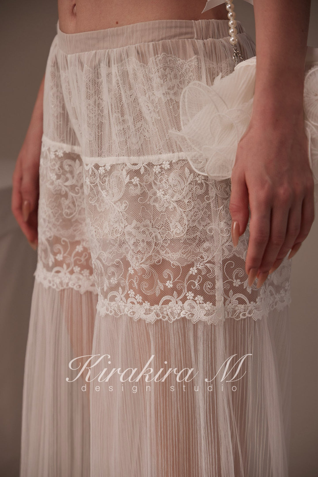 Kirakira.M White semi-transparent pleated lace trousers(2 ways to wear)