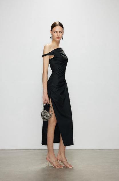 Artel Retro AR-25AW-DR003 One shoulder slit slim fit dress (Black)