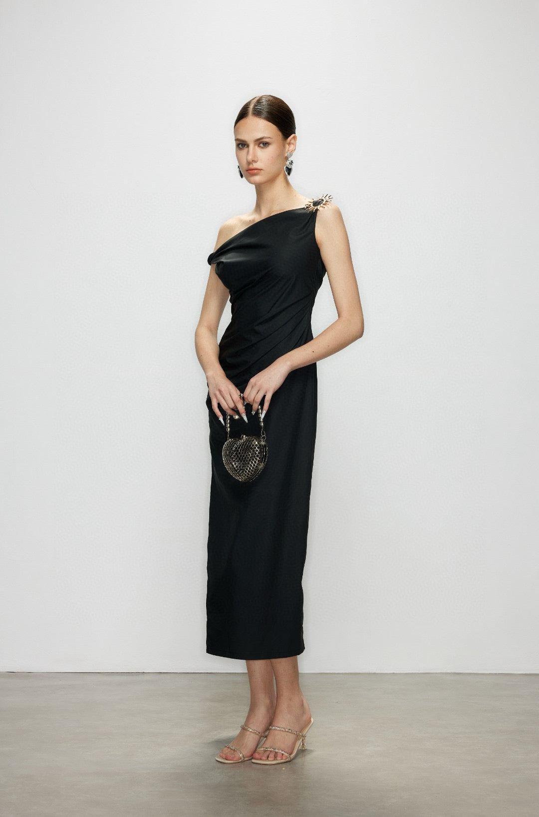 Artel Retro AR-25AW-DR003 One shoulder slit slim fit dress (Black)