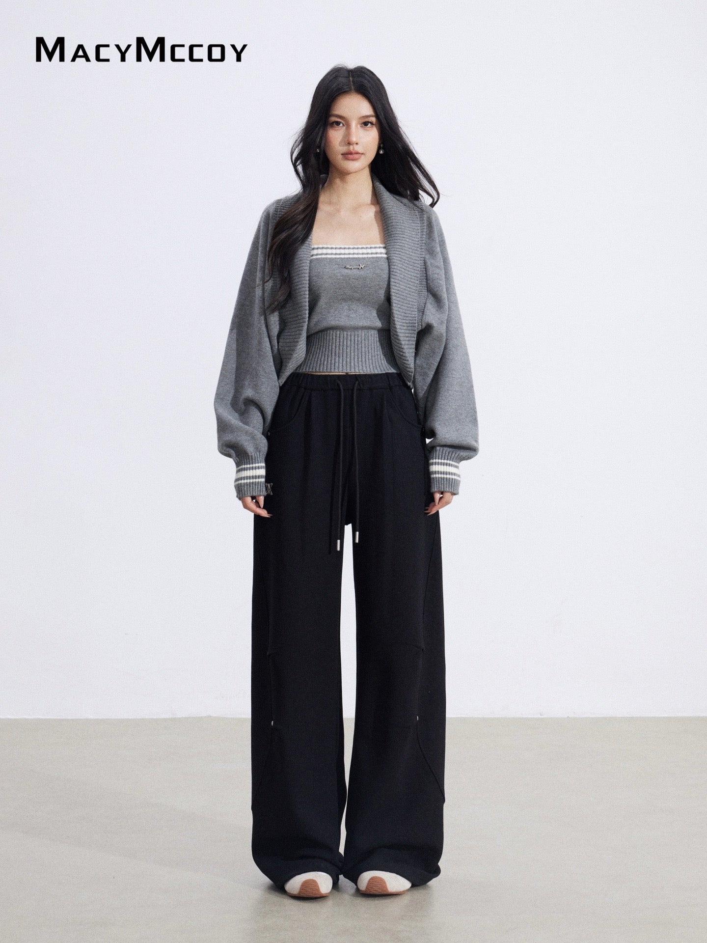 MacyMccoy MMC2026008 Bent knife hanging loose pants