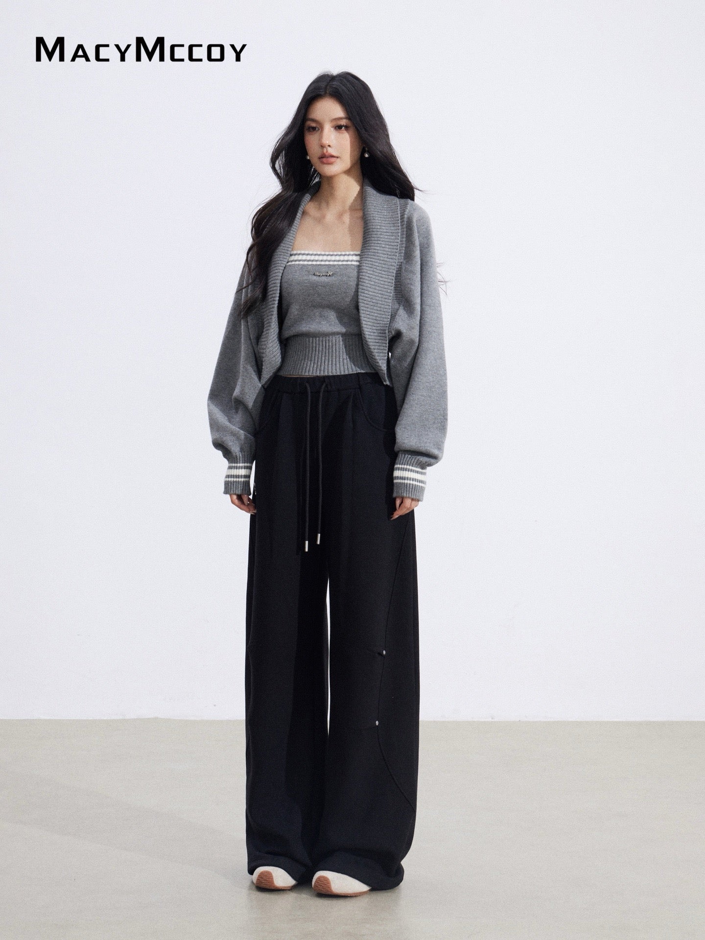 MacyMccoy MMC2026008 Bent knife hanging loose pants