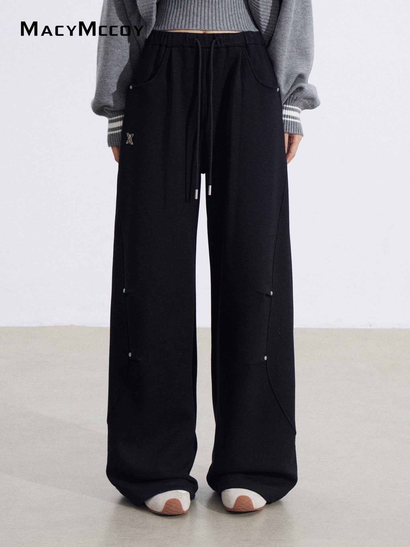 MacyMccoy MMC2026008 Bent knife hanging loose pants