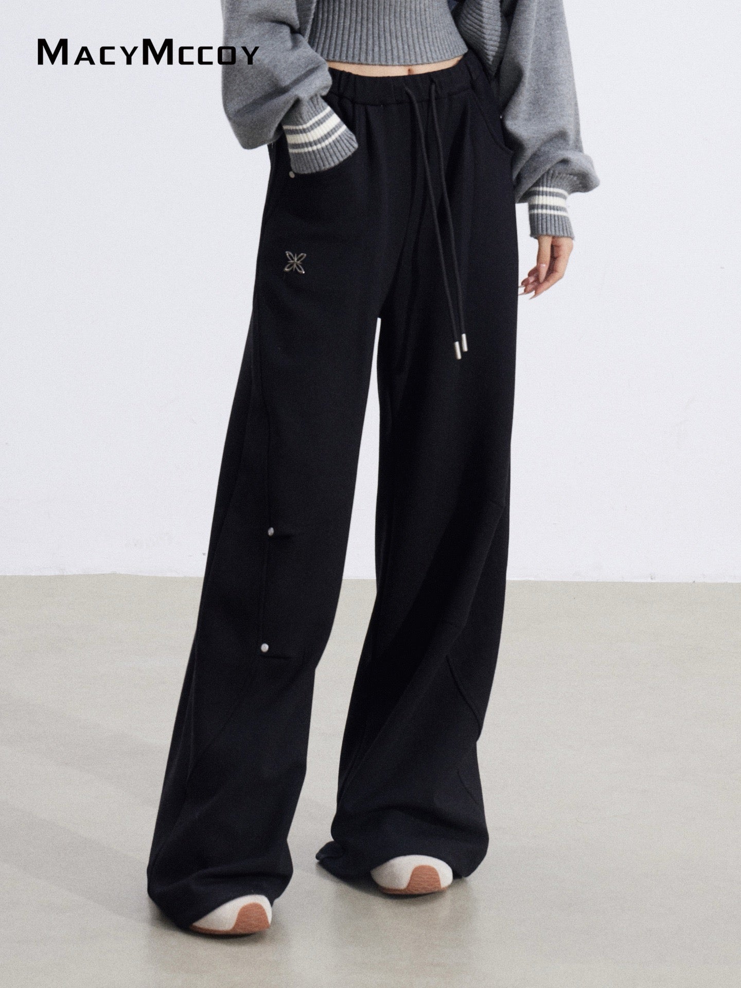 MacyMccoy MMC2026008 Bent knife hanging loose pants