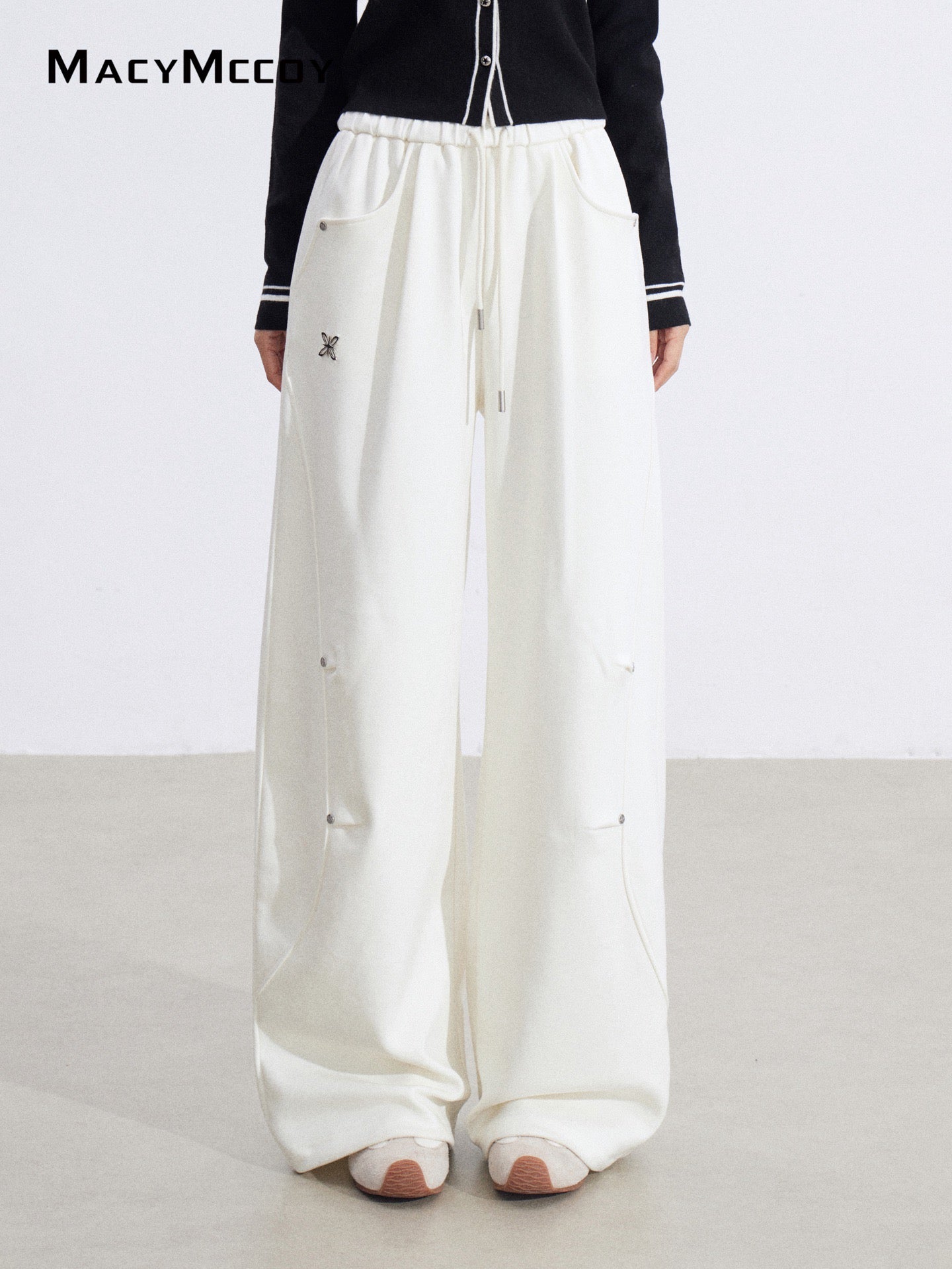 MacyMccoy MMC2026008 Bent knife hanging loose pants