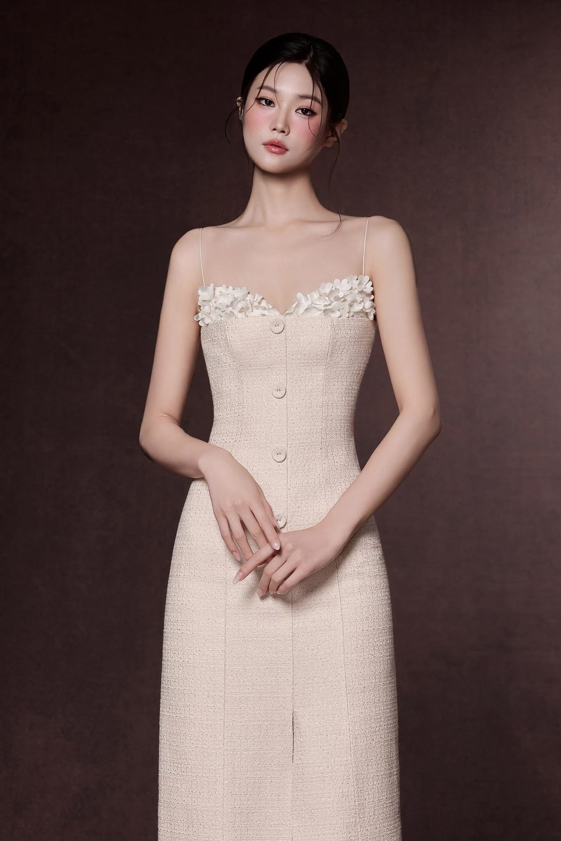 Raffiné HYATT FLORAL APPLIQUE MIDI DRESS (BEIGE)