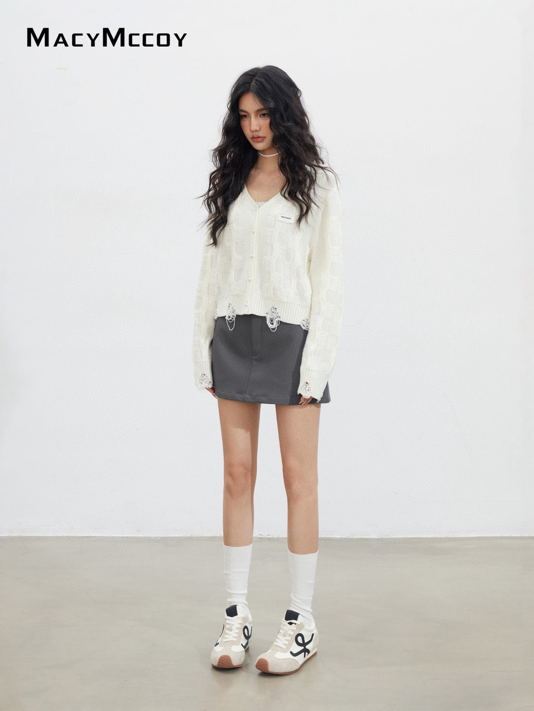 MacyMccoy MMC2025138 V-neck ripped sweater