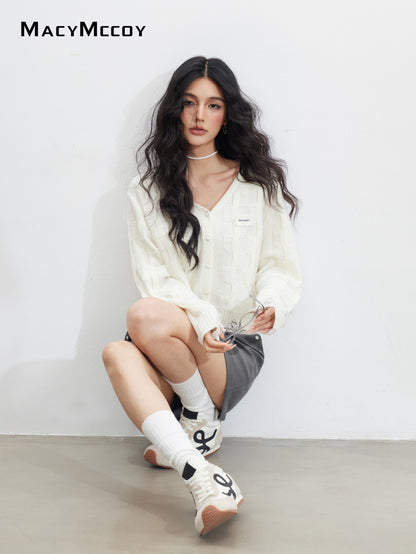 MacyMccoy MMC2025138 V-neck ripped sweater