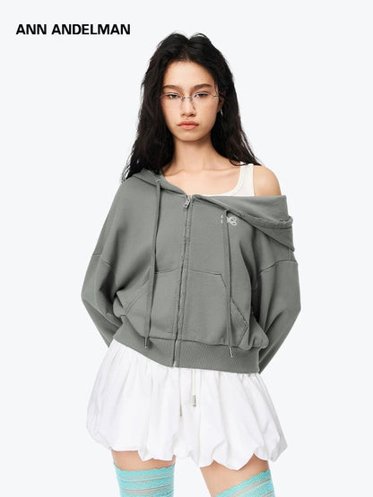 ANN ANDELMAN [Star Style] Off shoulder sweatshirt