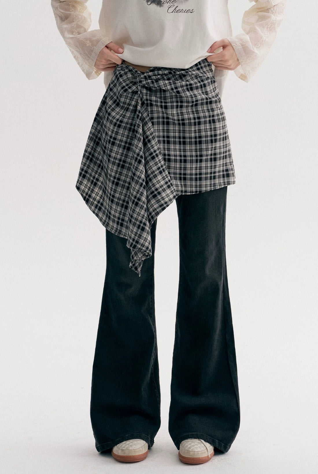 Kroche Irregular plaid micro flared jeans