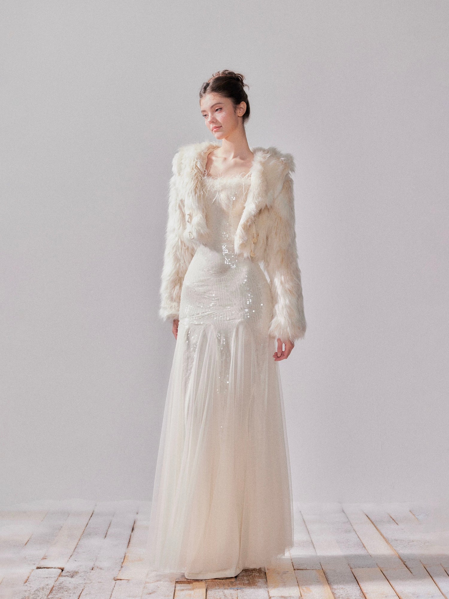 YZZI HE Fur horn buckle short jacket