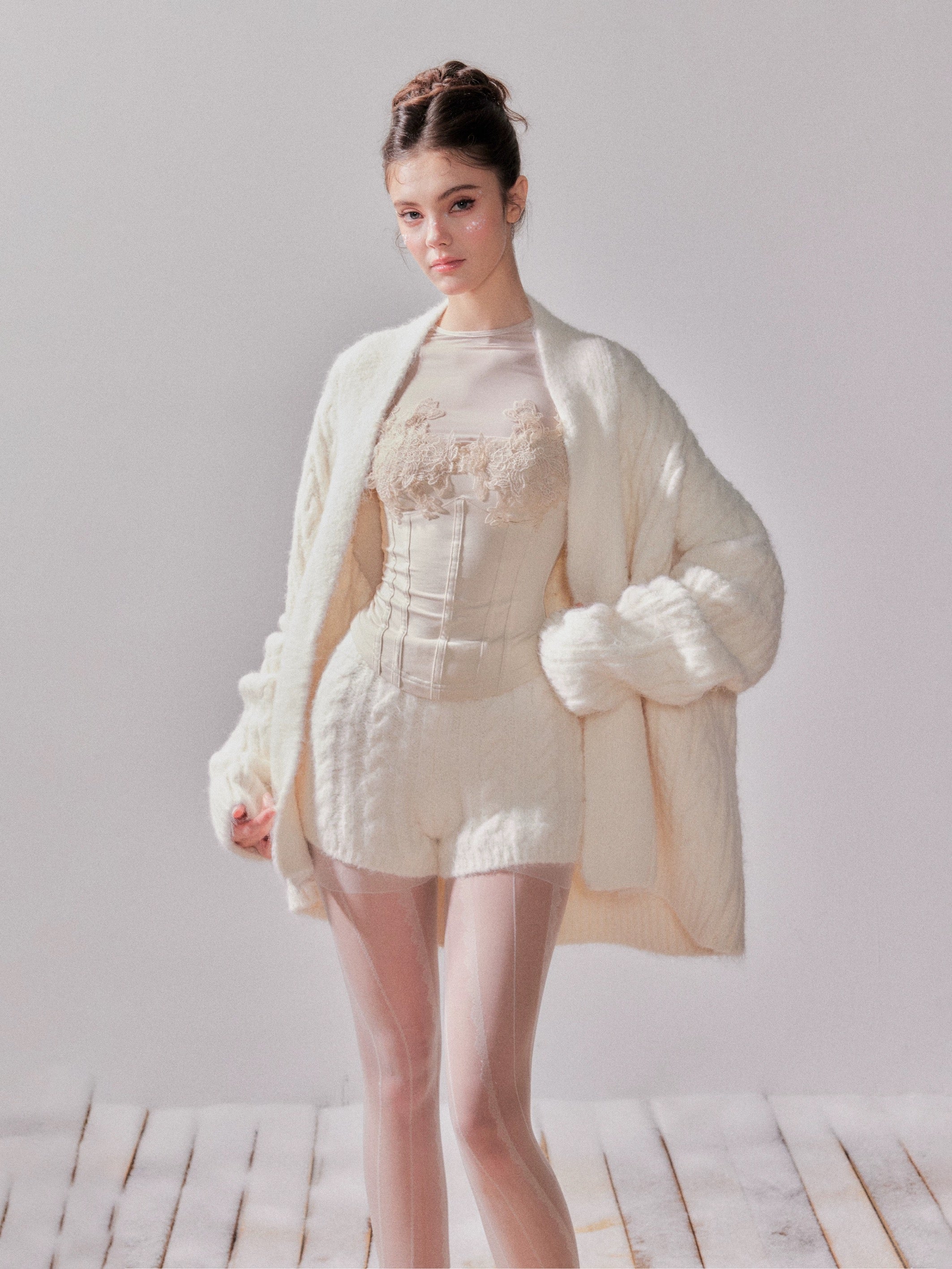YZZI HE Knitted sweater cardigan + shorts set