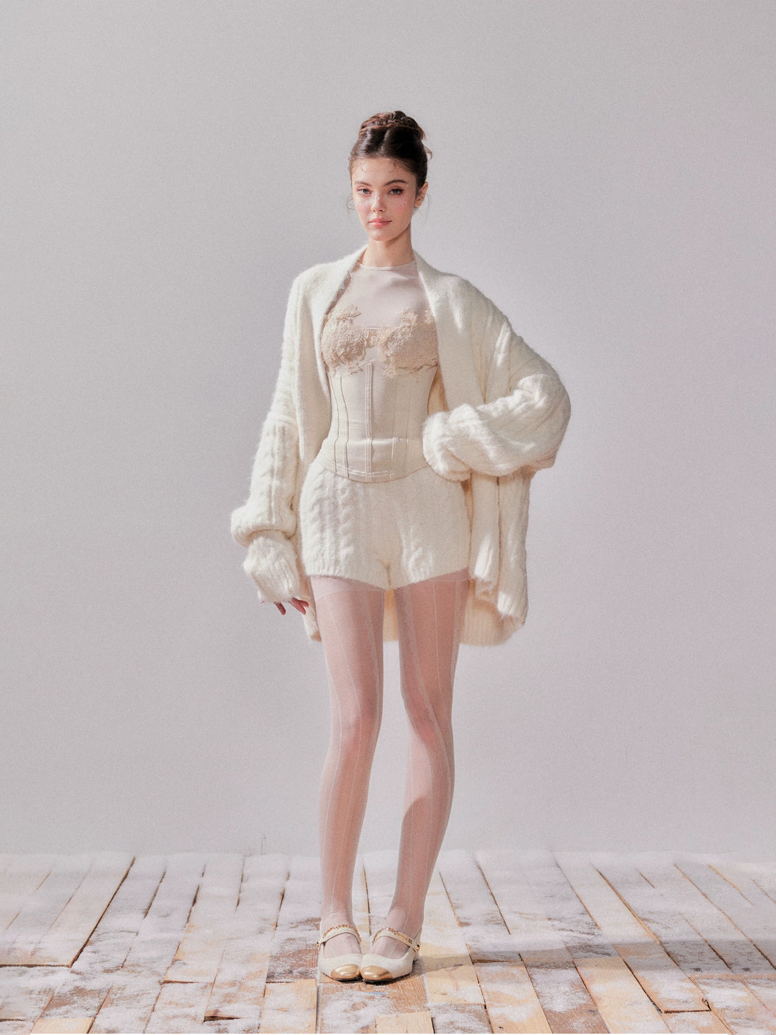 YZZI HE Knitted sweater cardigan + shorts set