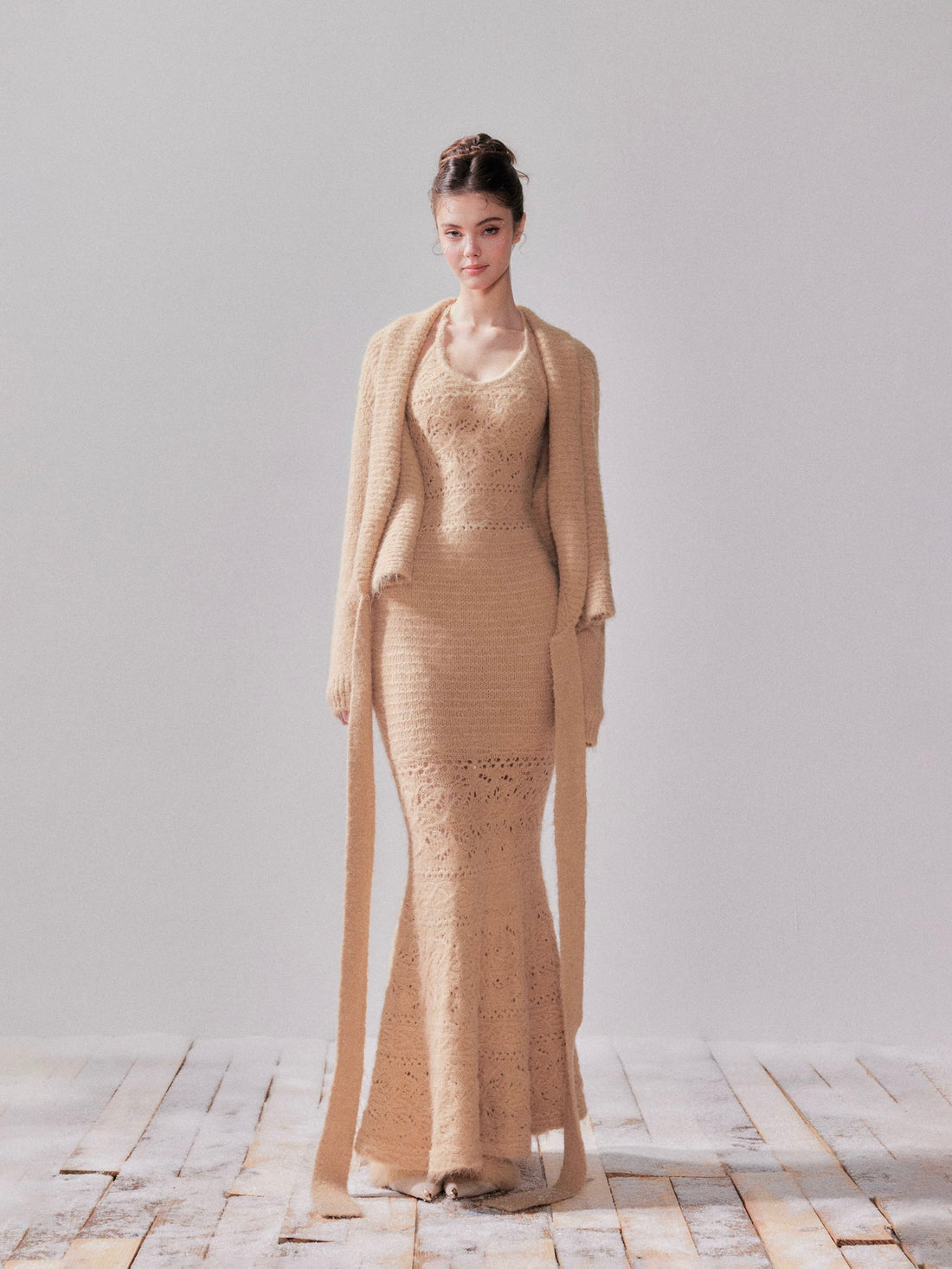 YZZI HE Hollow knit cardigan + dress set