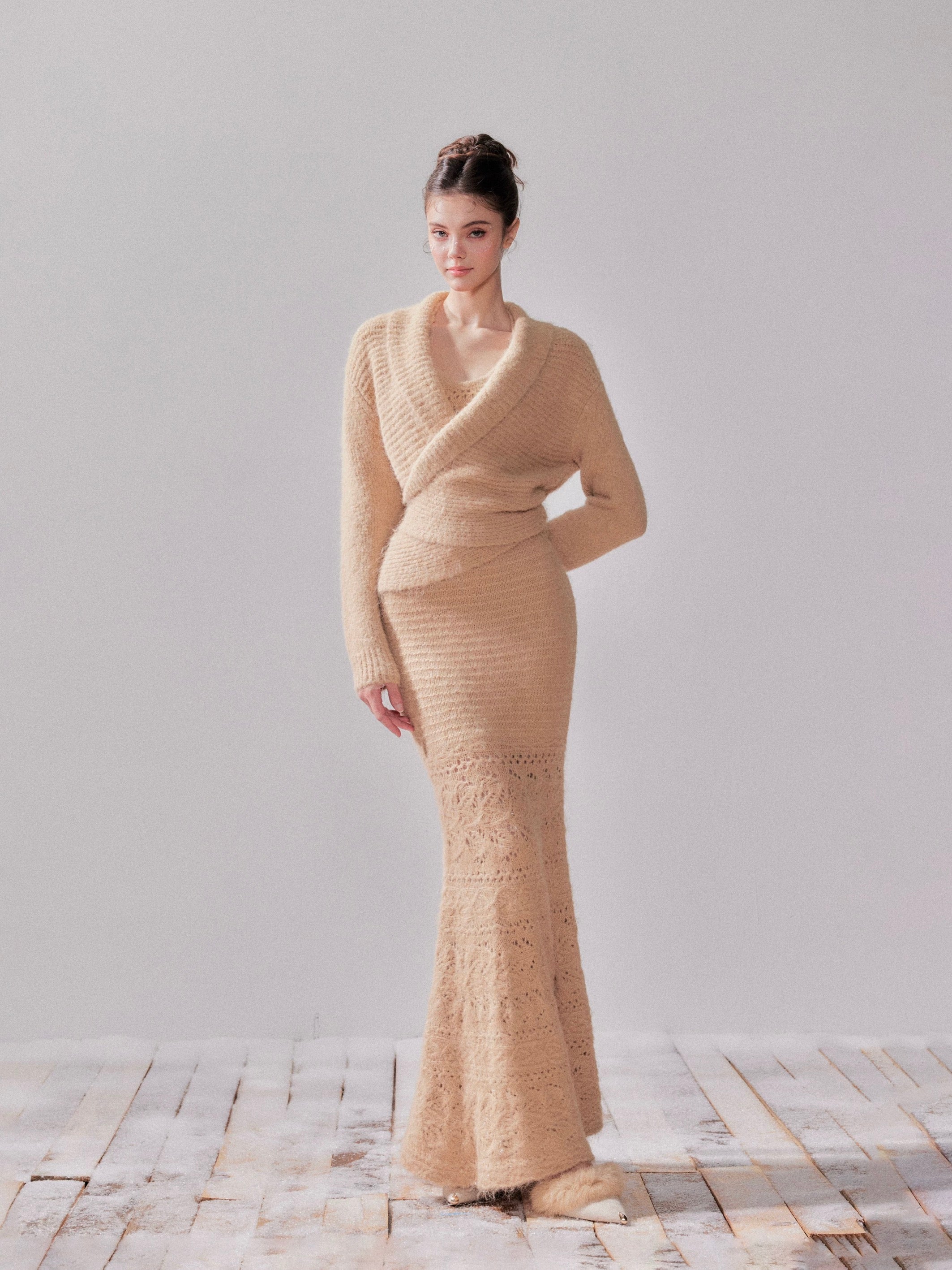 YZZI HE Hollow knit cardigan + dress set