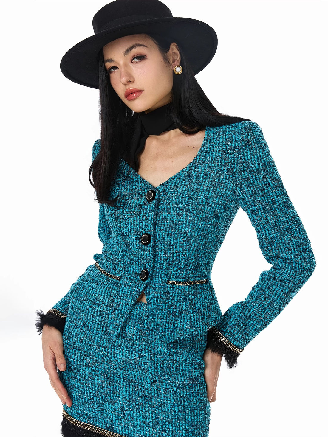 FIND YA WINGS V-neck wool blazer + skirt set