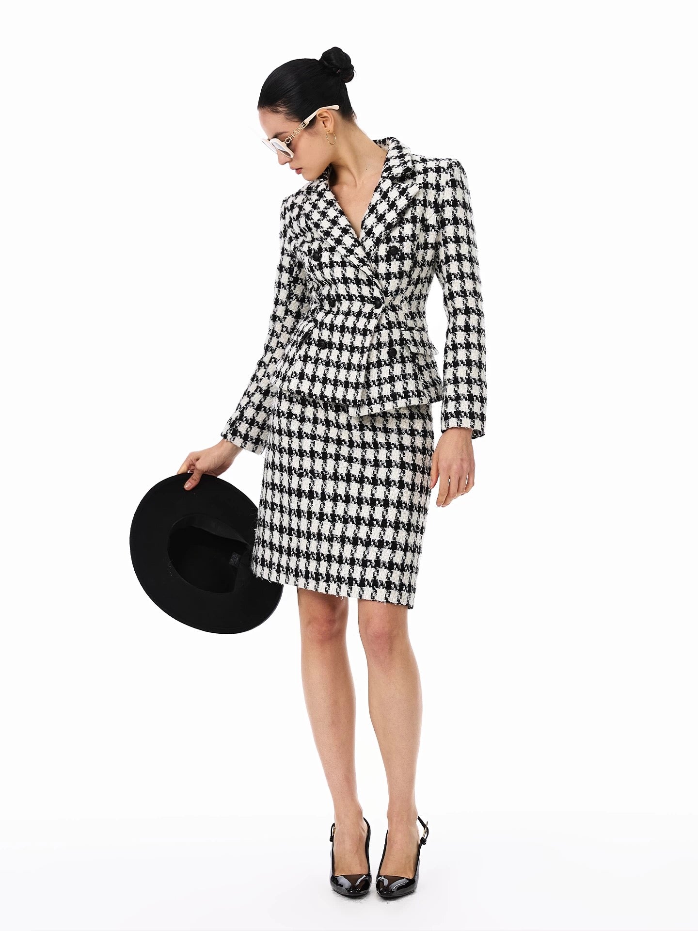 FIND YA WINGS Classic texture houndstooth woolen coat and short skirt set