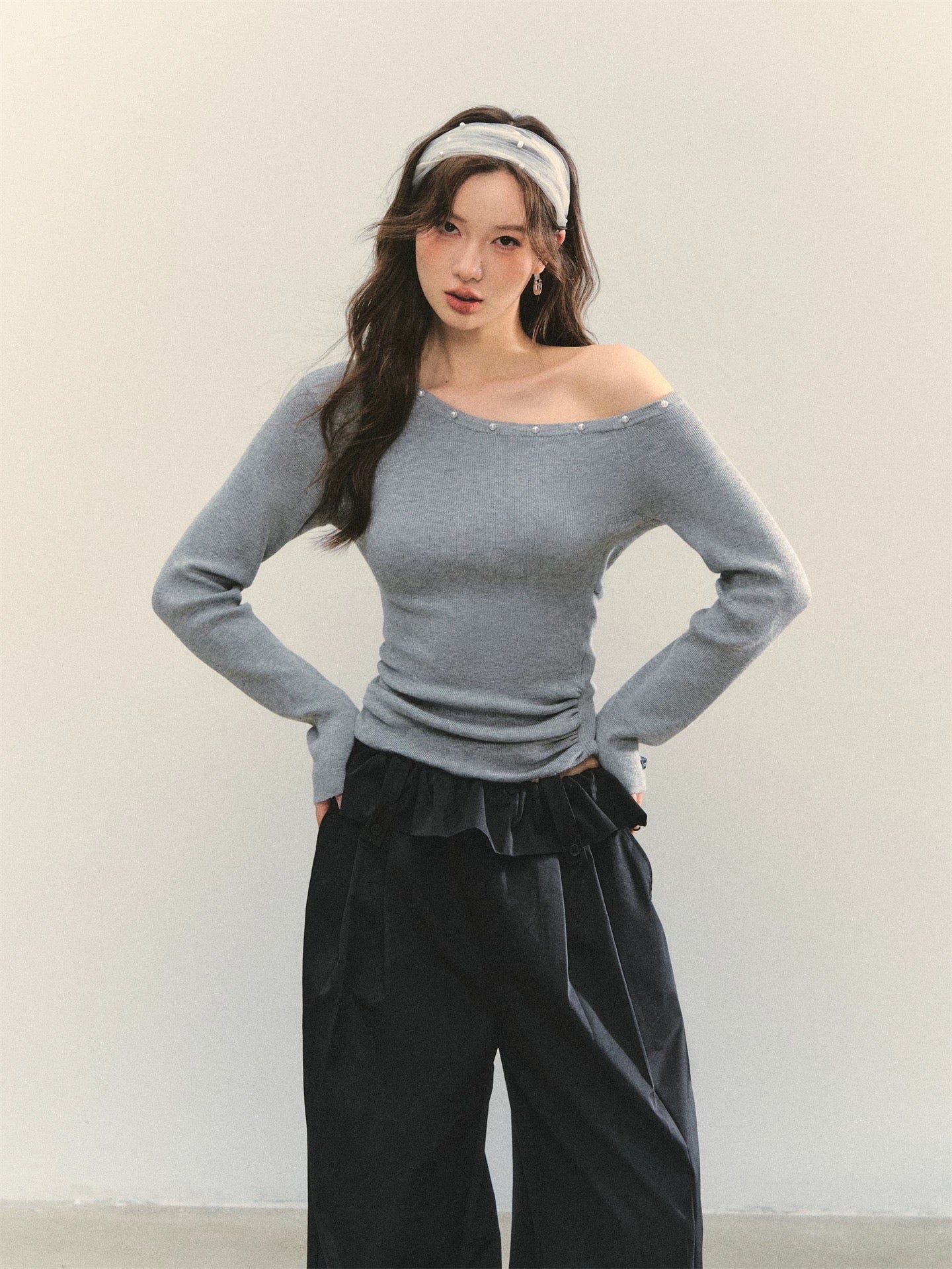 AsGony ASG25358 Pearl decoration base off shoulder top