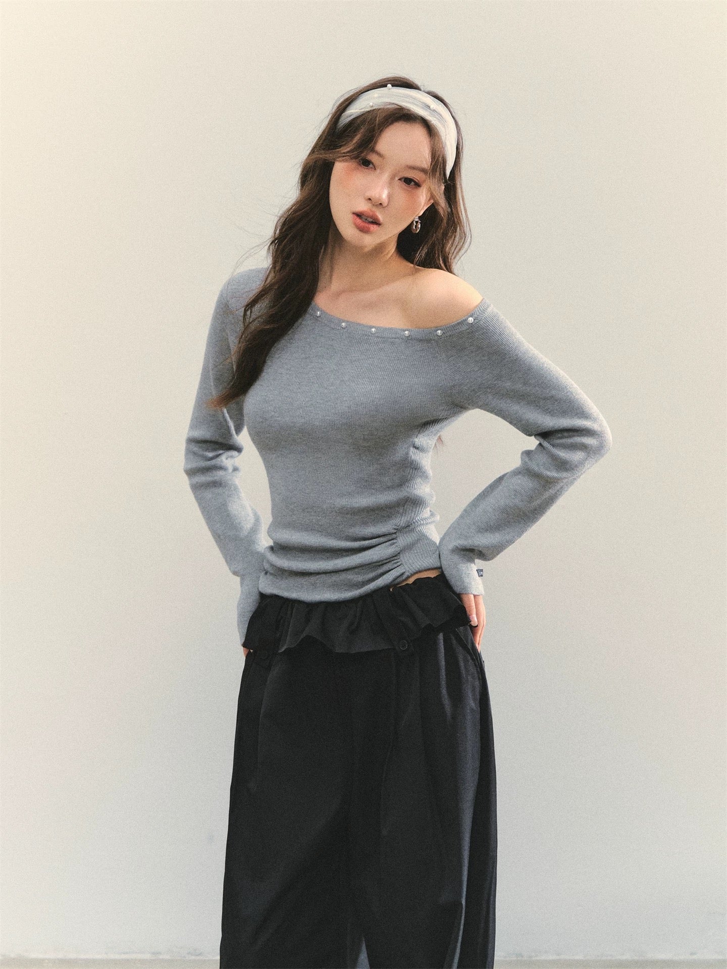 AsGony ASG25358 Pearl decoration base off shoulder top