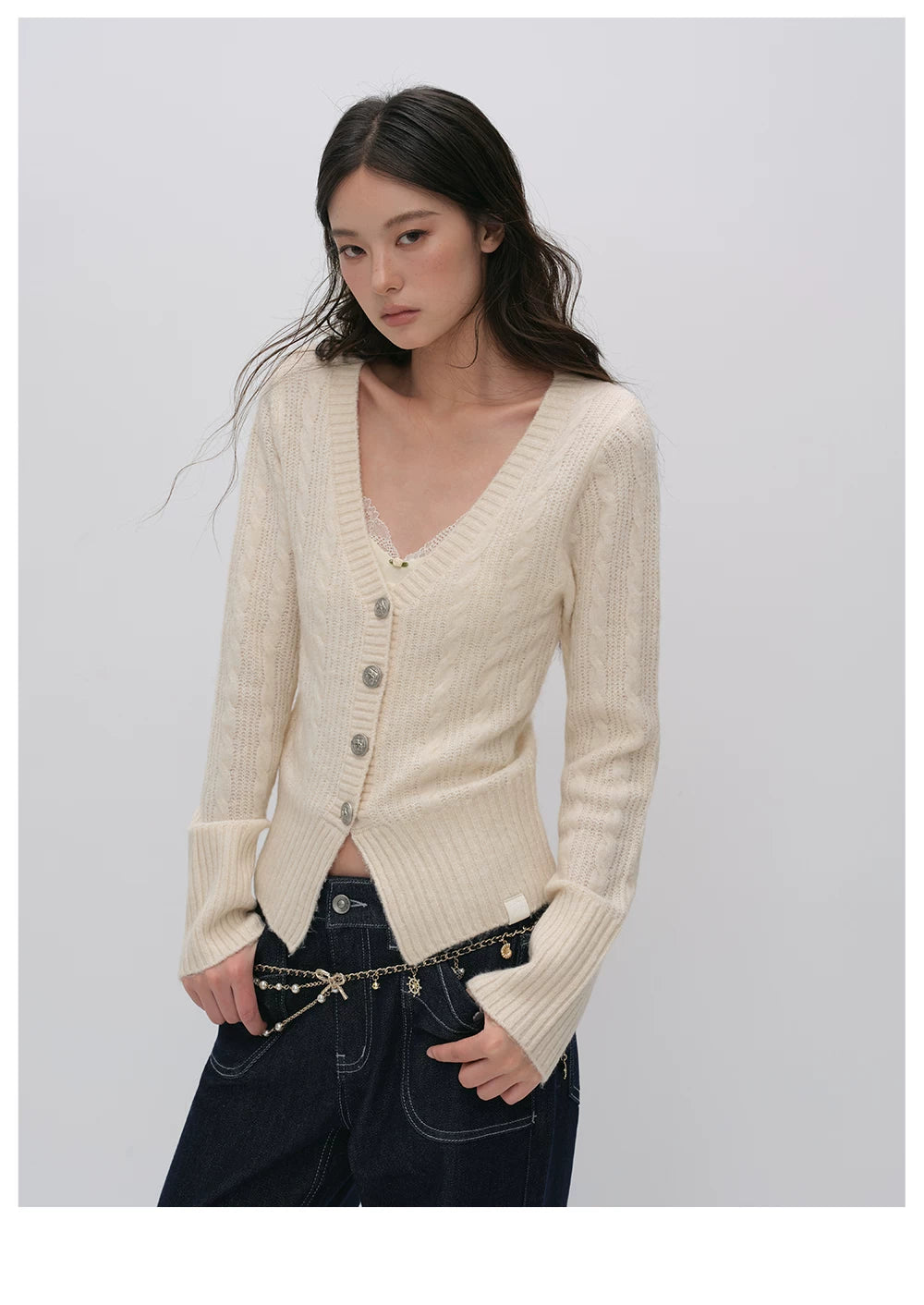 VIA PITTI VIADK6416 Fitted Cable-Knit V-Neck Cardigan
