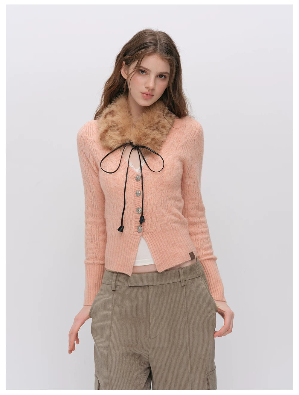 VIA PITTI VIADK6416 Fitted Cable-Knit V-Neck Cardigan