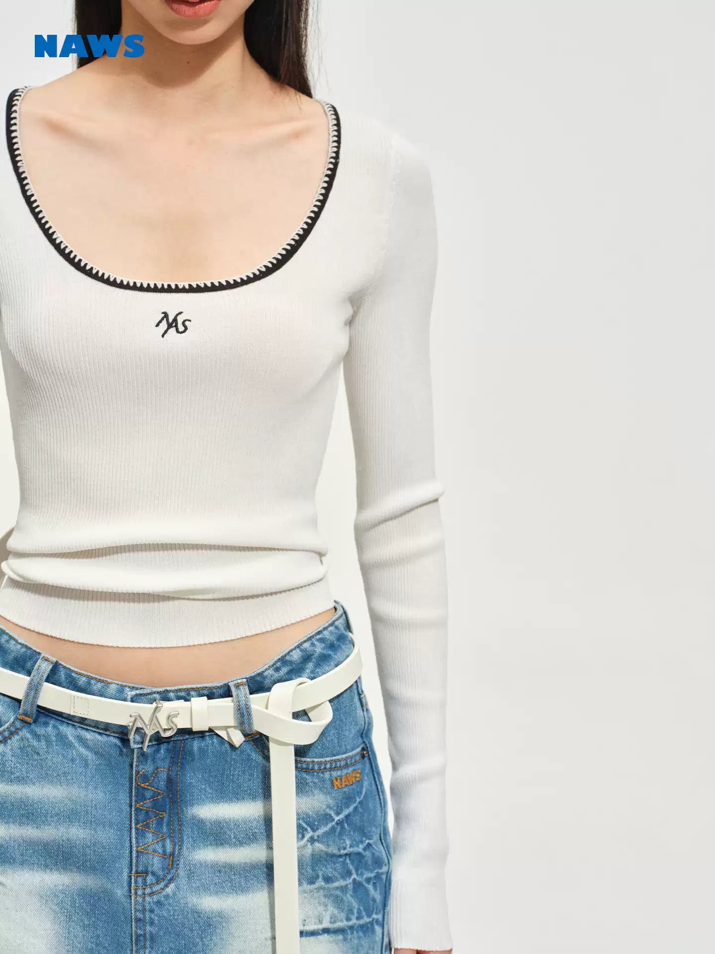 NAWS Round neck contrasting knitted top