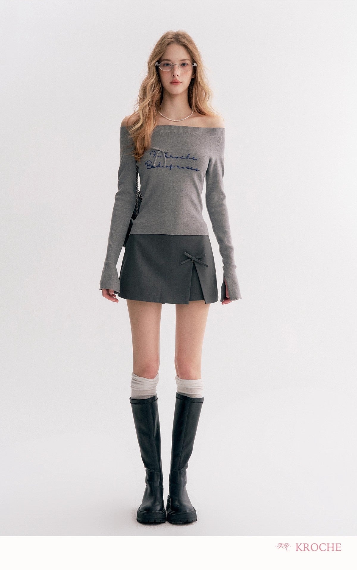 Kroche Reversible Neck Slim-Fit Long-Sleeve Knit Top（2 color）