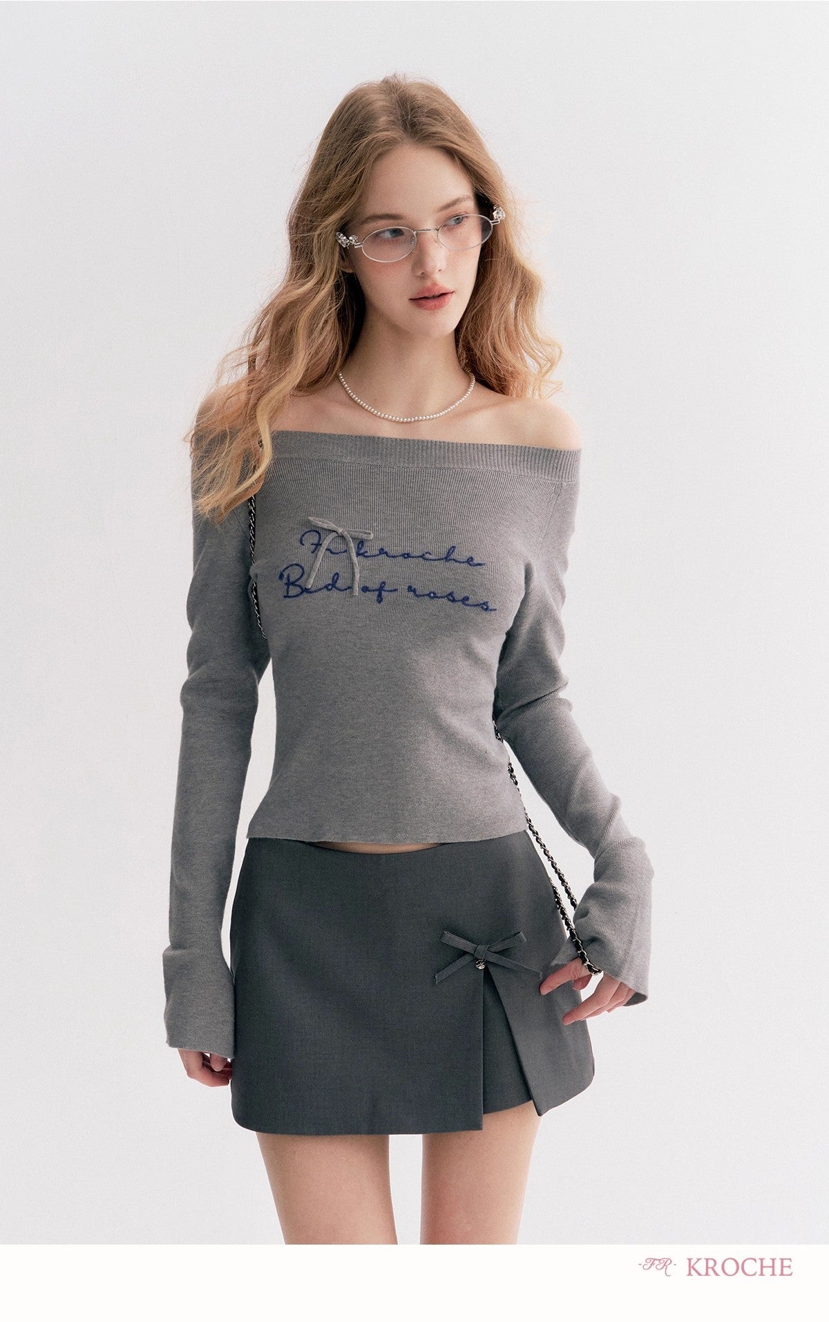 Kroche Reversible Neck Slim-Fit Long-Sleeve Knit Top（2 color）