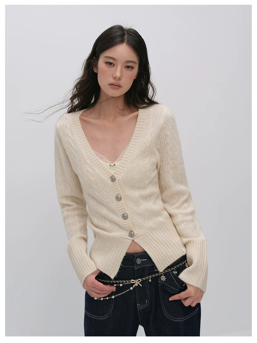 VIA PITTI VIADK6416 Fitted Cable-Knit V-Neck Cardigan
