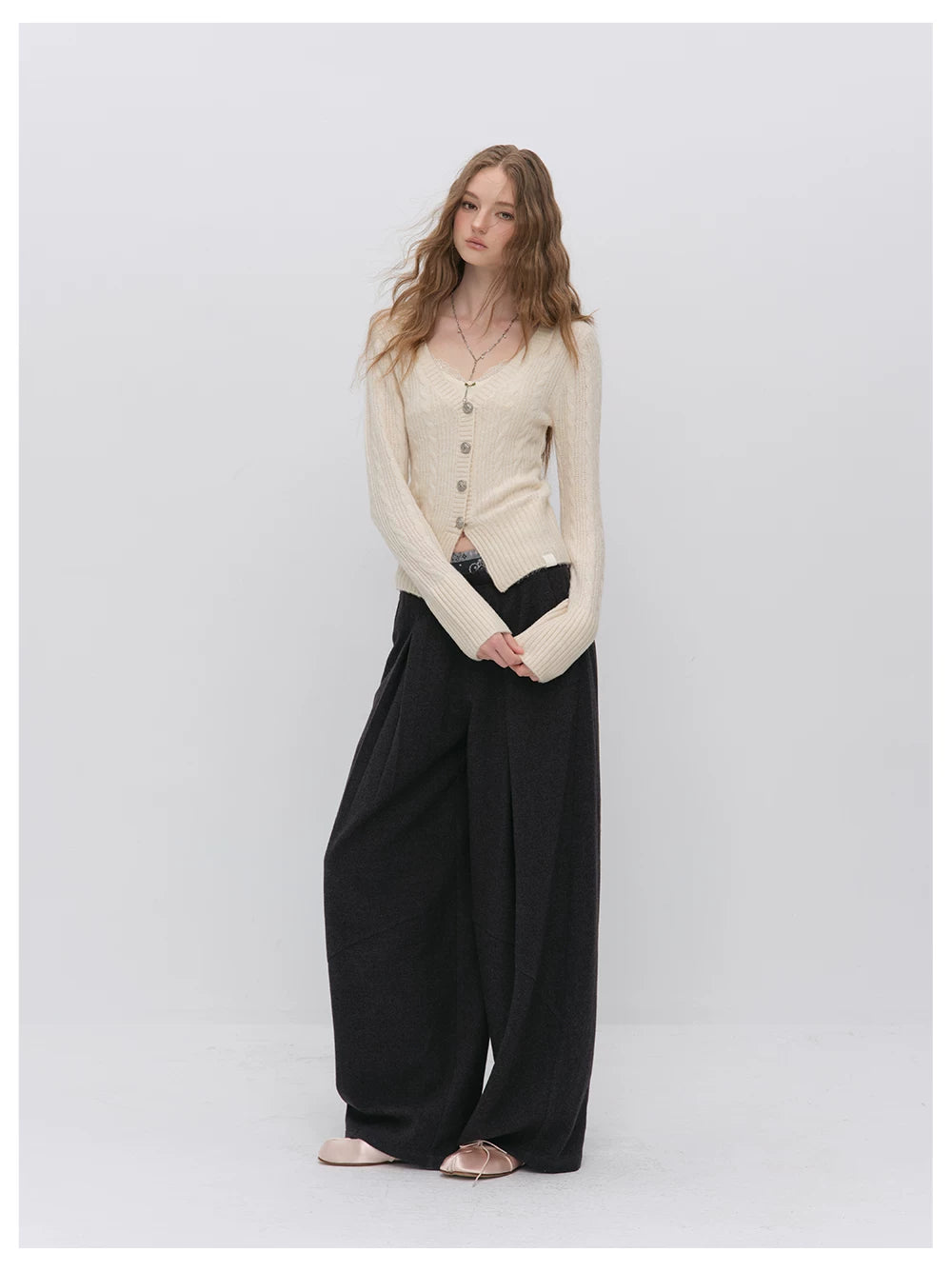 VIA PITTI VIADK6416 Fitted Cable-Knit V-Neck Cardigan