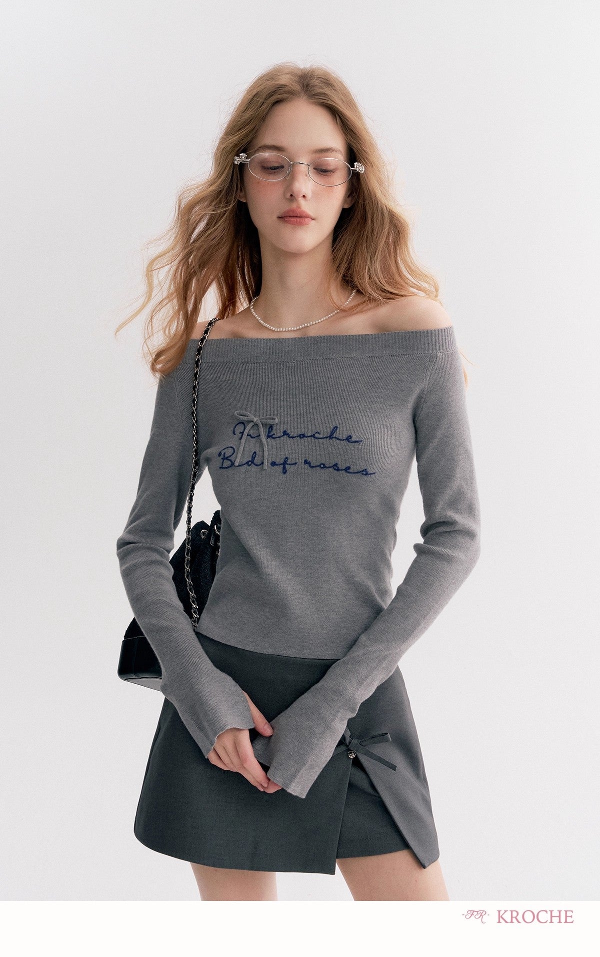 Kroche Reversible Neck Slim-Fit Long-Sleeve Knit Top（2 color）