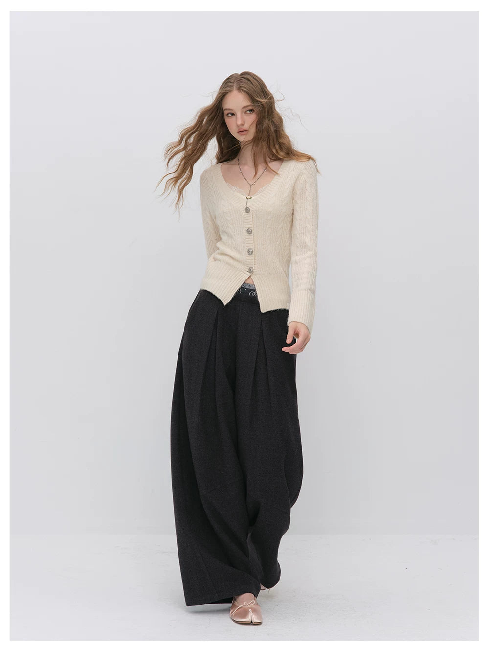 VIA PITTI VIADK6416 Fitted Cable-Knit V-Neck Cardigan