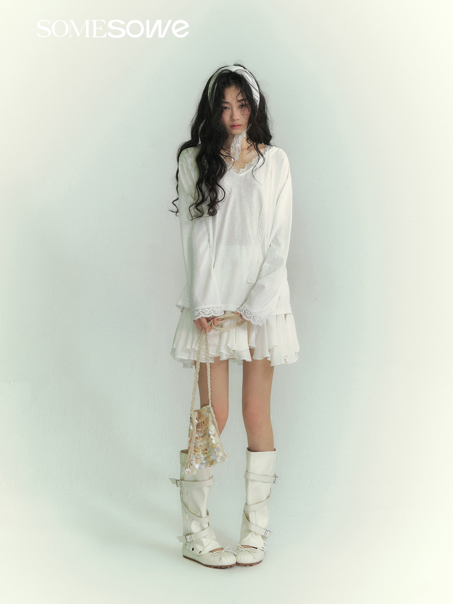 SOMESOWE S2609075 Lace patchwork ribbon hooded T-shirt