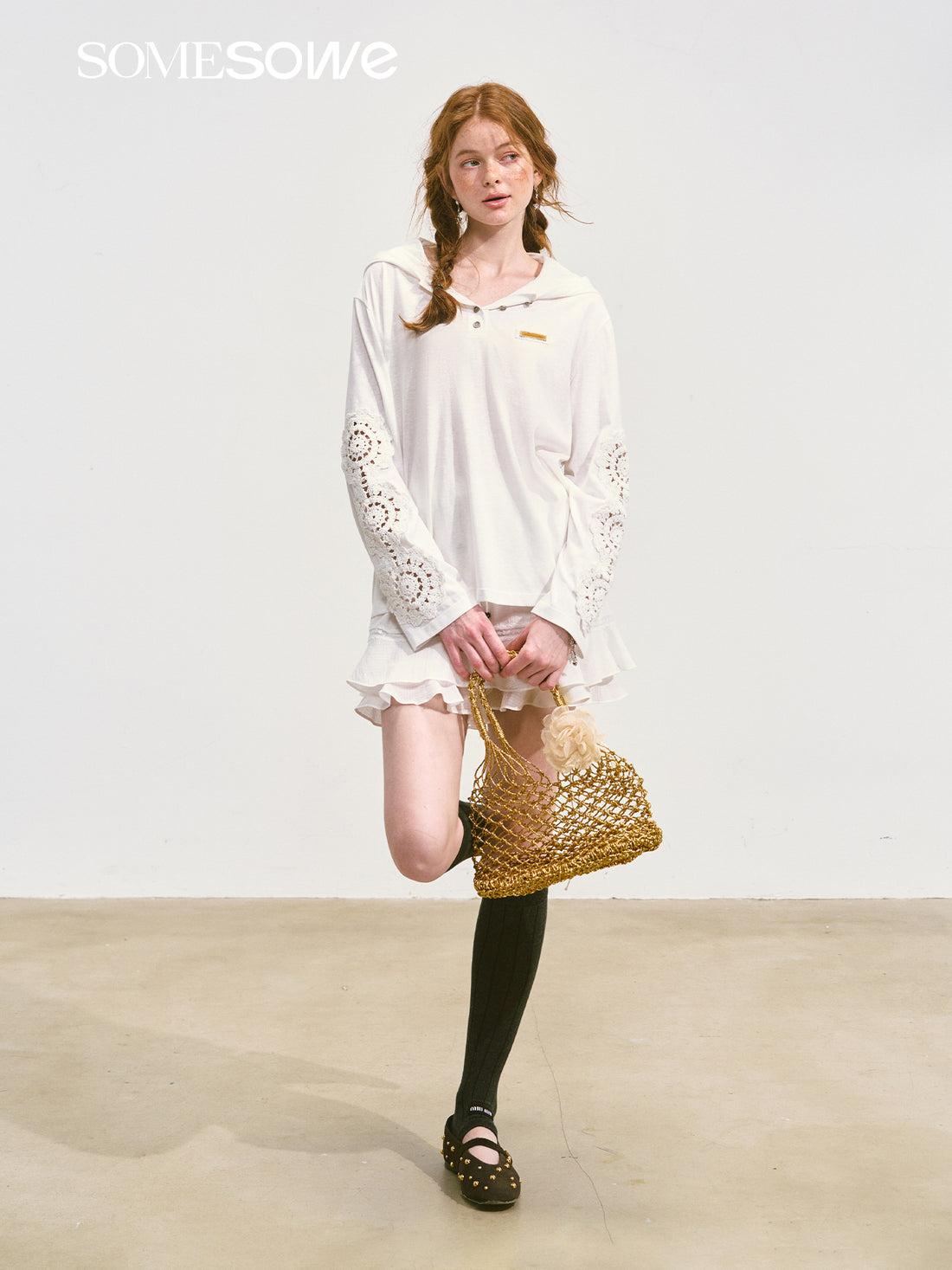SOMESOWE S2508091 Hollow lace hooded T-shirt