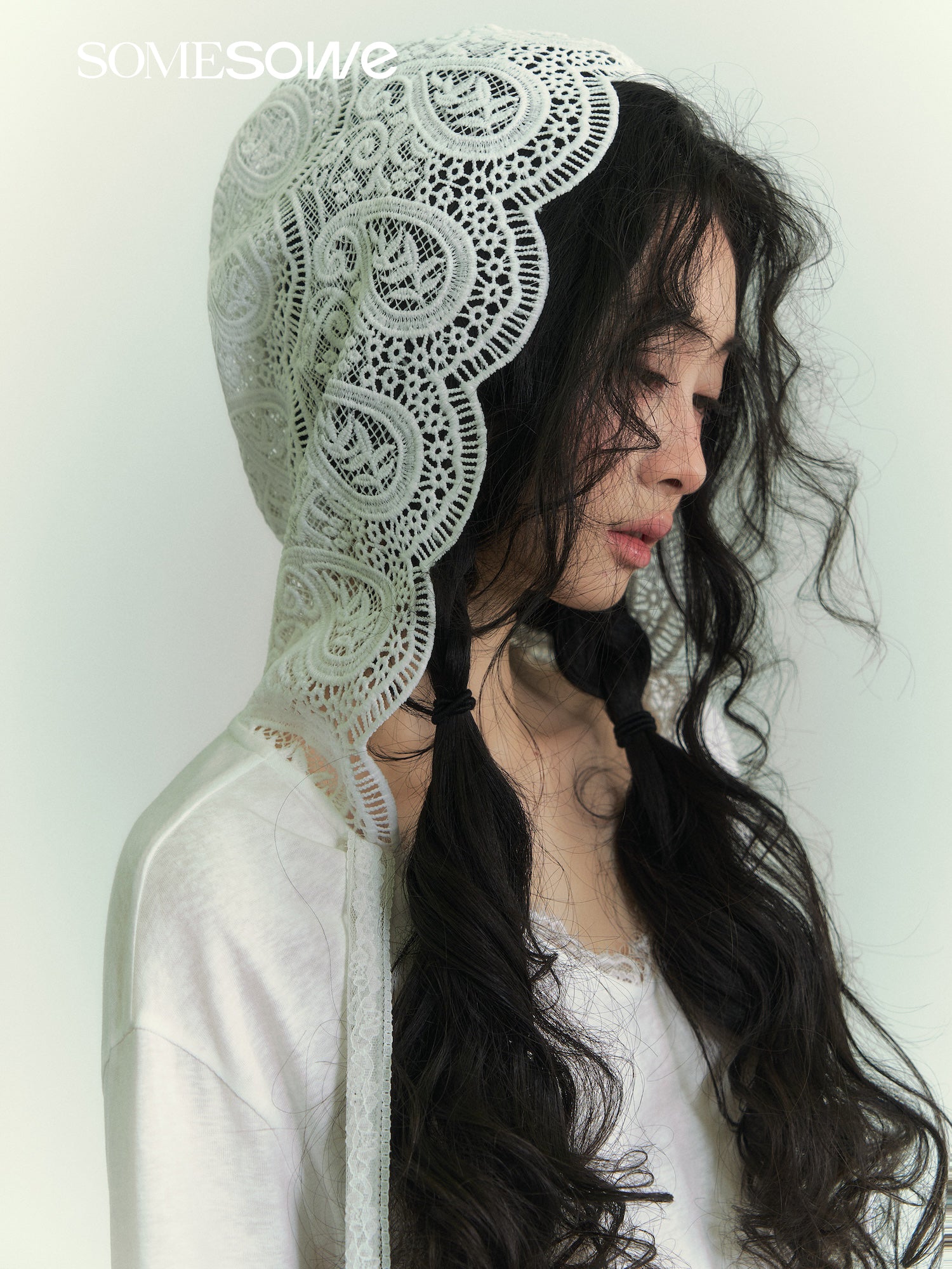 SOMESOWE S2609075 Lace patchwork ribbon hooded T-shirt