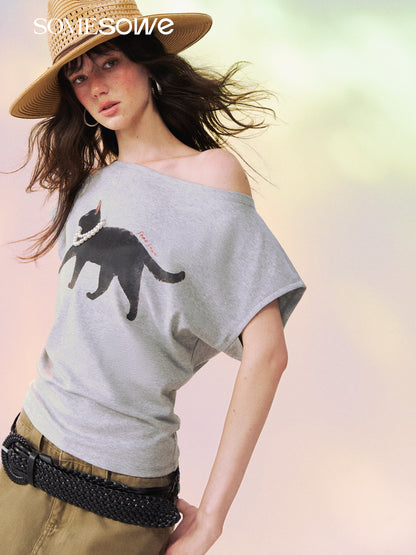 SOMESOWE S2609131 Pearl Kitten Off-Shoulder Waist-Cinching T-shirt