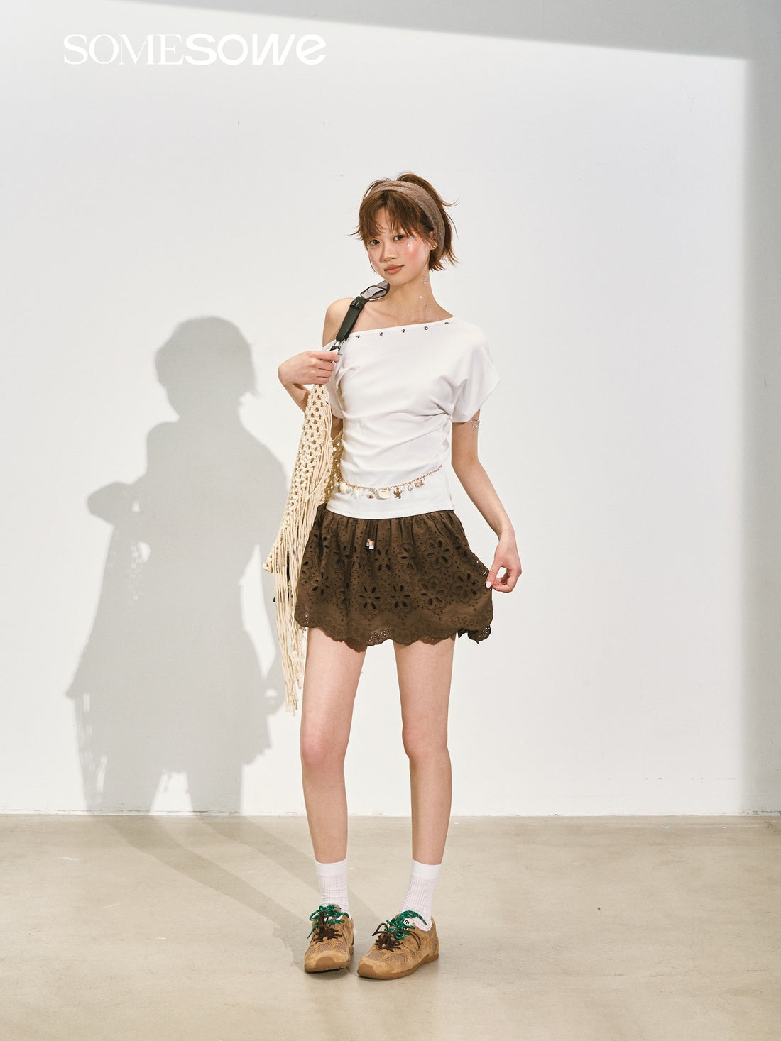 SOMESOWE S2508143 One-shoulder twisted T-shirt (2color)