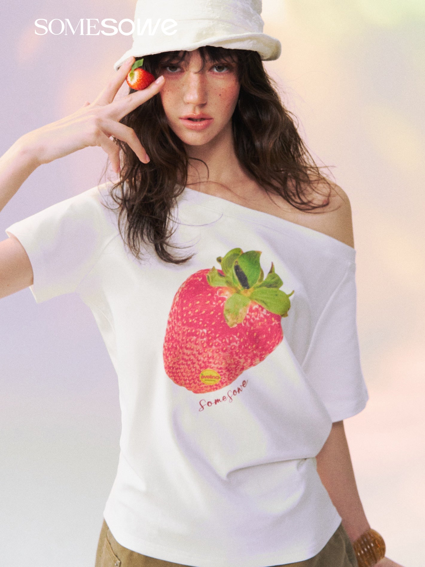 SOMESOWE S2609129 Dopamine Color Strawberry Print Off-the-Shoulder T-shirt