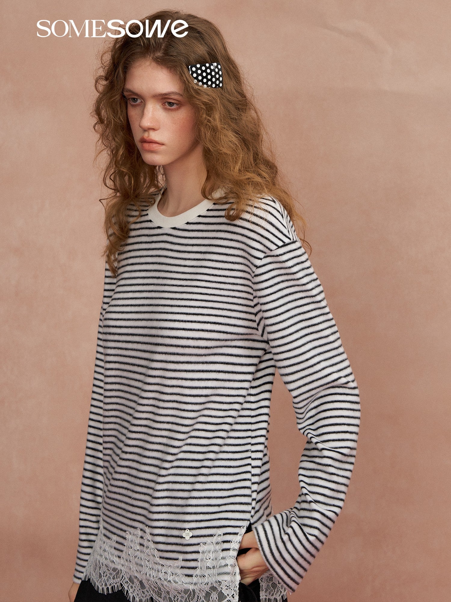 SOMESOWE S2508297 Lace patchwork velvet striped long sleeved T-shirt
