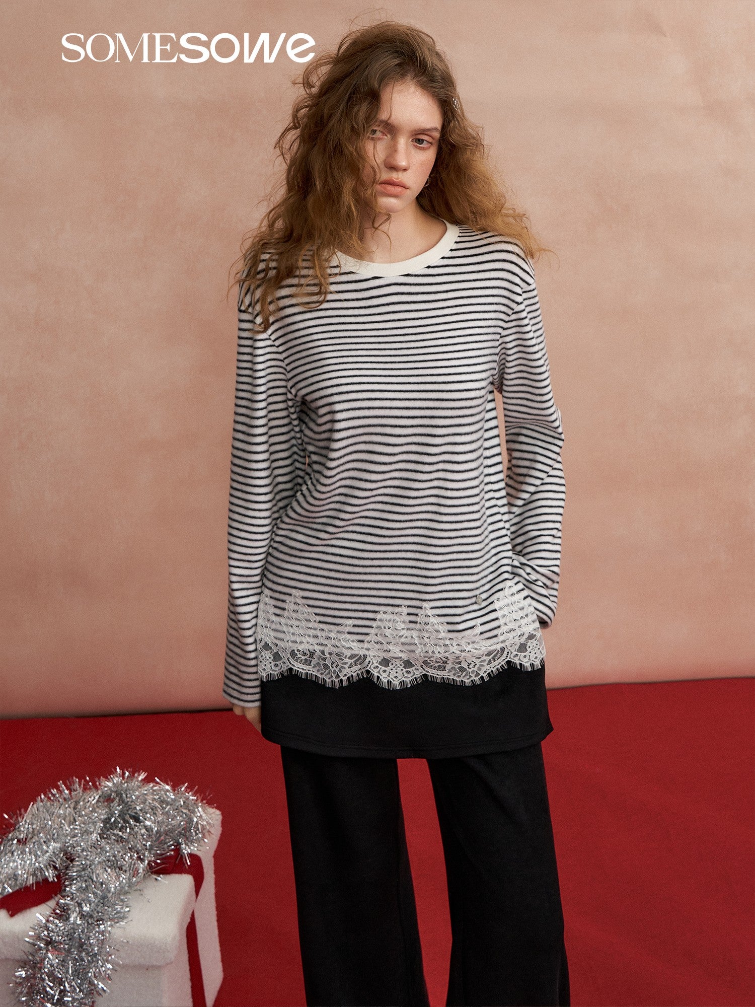 SOMESOWE S2508297 Lace patchwork velvet striped long sleeved T-shirt