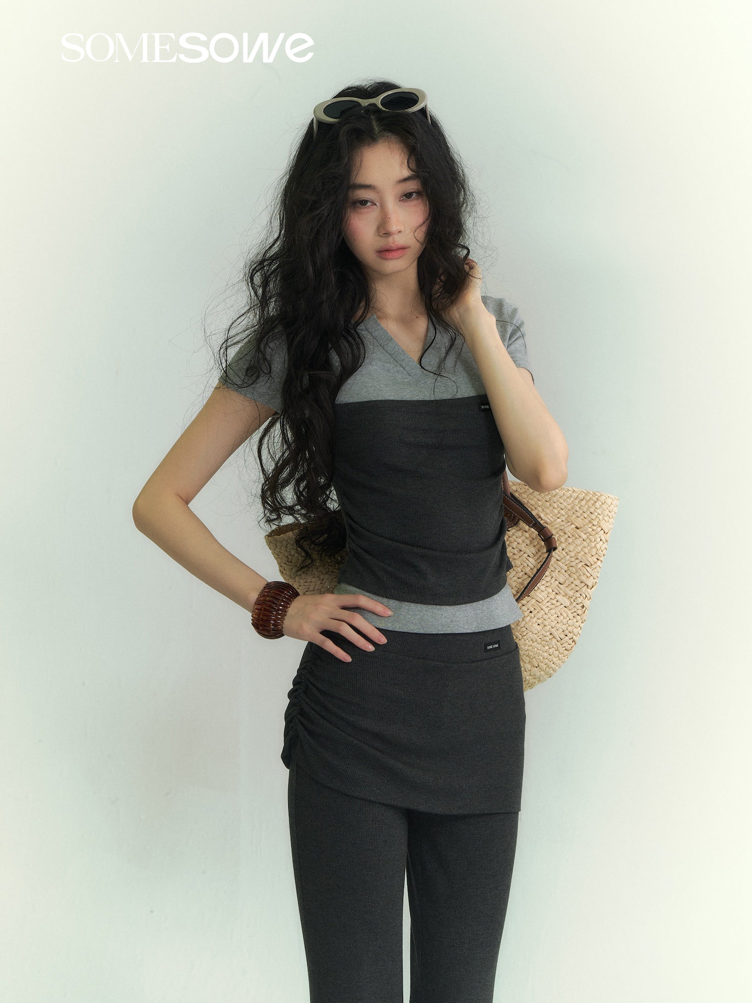 SOMESOWE S2609063&amp;S2609064 Fake two piece strapless fake V-neck short sleeves + pants