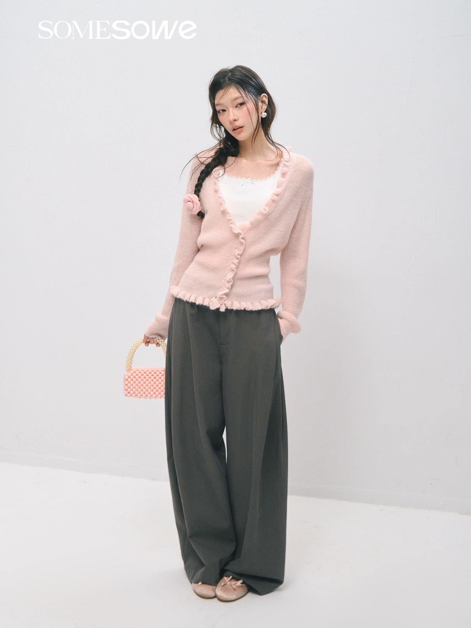 SOMESOWE S2509033 Big V-neck lace cinched cardigan
